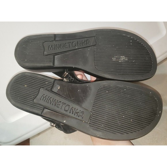 MINNETONKA Mocassins Black Leather Slide On Silverthorne Thong Sandals Size 9 - Picture 8 of 9